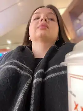 Snapshot of KrisMagnoly chatting on 02/18/26, 05:42 KrisMagnoly online show from 02/18/26, 05:42