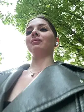 KrisMagnoly online show from 07/19/26, 06:04