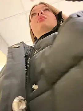 KrisMagnoly online show from 10/22/25, 04:39