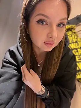 KrisMagnoly online show from 12/15/25, 04:46