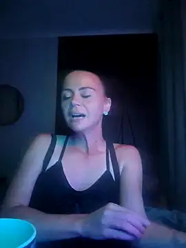 MrsBunnyBum online show from 04/13/26, 05:50