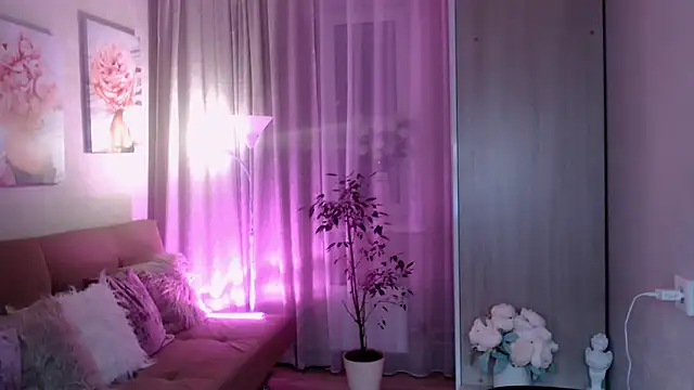 Snapshot of sensualEmilia chatting on 01/23/25, 10:01 sensualEmilia online show from 01/23/25, 10:01