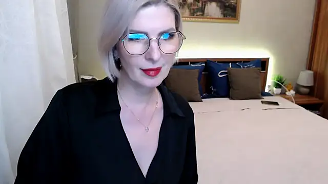 sensualEmilia online show from 05/10/26, 06:10