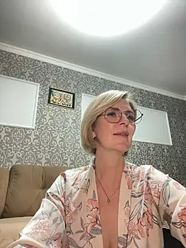 sensualEmilia online show from 05/21/26, 05:54