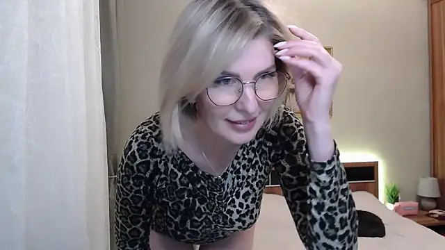 sensualEmilia online show from 04/12/26, 08:34