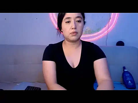 YummymeowW online show from 01/19/26, 04:33