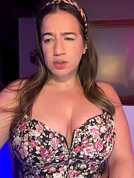 Snapshot of Antonellachic73 chatting on 10/18/25, 02:24 Antonellachic73 online show from 10/18/25, 02:24