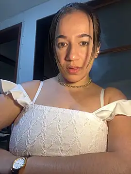 Snapshot of Antonellachic73 chatting on 09/10/25, 12:20 Antonellachic73 online show from 09/10/25, 12:20