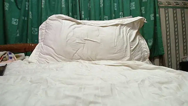 naughtymilf72 online show from 04/04/26, 09:10