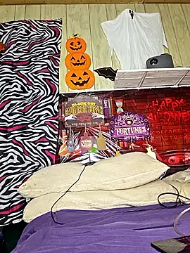 Snapshot of davisdesires@xh chatting on 10/21/25, 01:54 davisdesiresxh online show from 10/21/25, 01:54