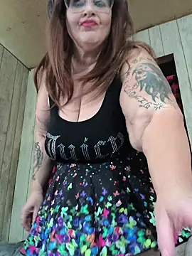 Snapshot of davisdesires@xh chatting on 09/22/25, 01:39 davisdesiresxh online show from 09/22/25, 01:39