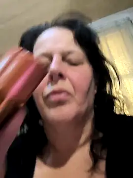 Snapshot of davisdesires@xh chatting on 09/29/25, 12:33 davisdesiresxh online show from 09/29/25, 12:33