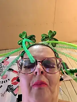 Snapshot of davisdesires@xh chatting on 03/03/25, 03:43 davisdesiresxh online show from 03/03/25, 03:43