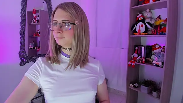 Snapshot of KimberlyJohnsoon chatting on 12/03/25, 03:22 KimberlyJohnsoon online show from 12/03/25, 03:22