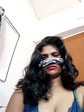 Shreya-Shetty09 online show from 10/17/25, 04:38
