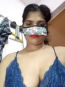 Shreya-Shetty09 online show from 10/24/25, 03:33