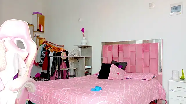 the queen aleja online show from 03/28/26, 12:50