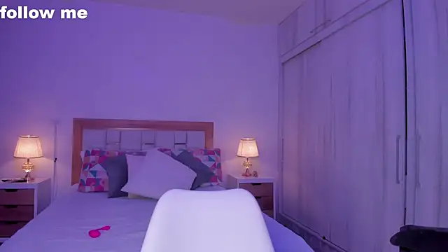 mia hank online show from 03/14/25, 11:45