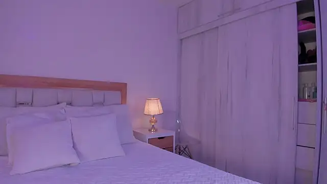 mia hank online show from 02/25/26, 11:43