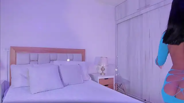 mia hank online show from 03/31/26, 01:46