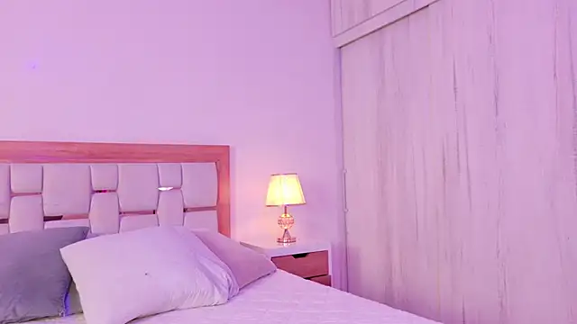 mia hank online show from 05/23/26, 11:53