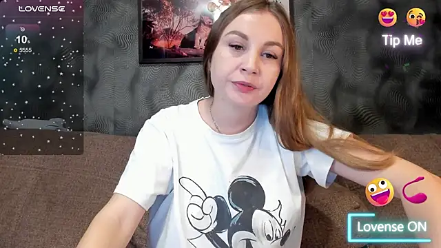 Snapshot of CassieMils chatting on 09/13/25, 07:36 CassieMils online show from 09/13/25, 07:36