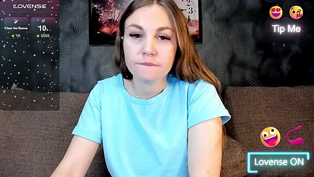 CassieMils online show from 12/04/25, 03:11