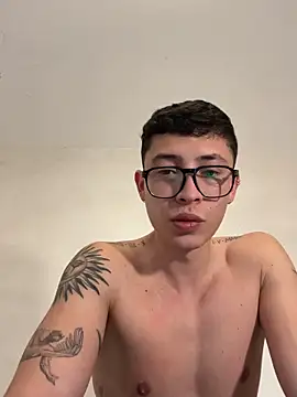Snapshot of sebas_1122 chatting on 03/31/26, 04:42 sebas 1122 online show from 03/31/26, 04:42