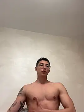 Snapshot of sebas_1122 chatting on 04/07/26, 03:36 sebas 1122 online show from 04/07/26, 03:36