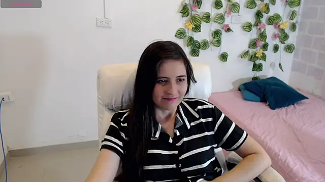 Snapshot of tania_sweet__ chatting on 11/03/25, 04:54 tania sweet online show from 11/03/25, 04:54