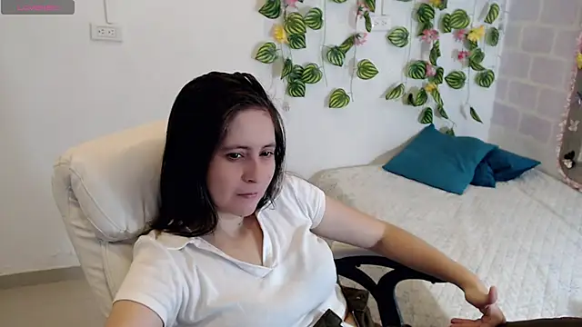 Snapshot of tania_sweet__ chatting on 09/24/25, 02:45 tania sweet online show from 09/24/25, 02:45