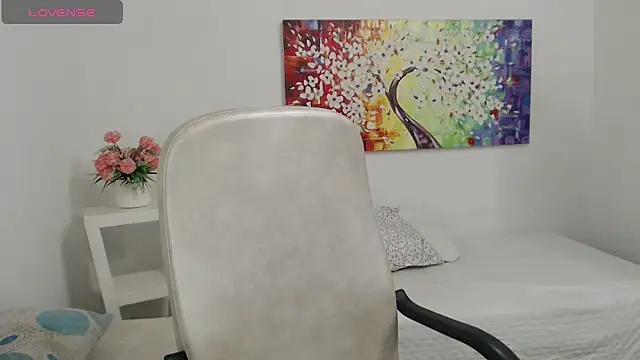 Snapshot of tania_sweet__ chatting on 06/11/26, 06:05 tania sweet online show from 06/11/26, 06:05