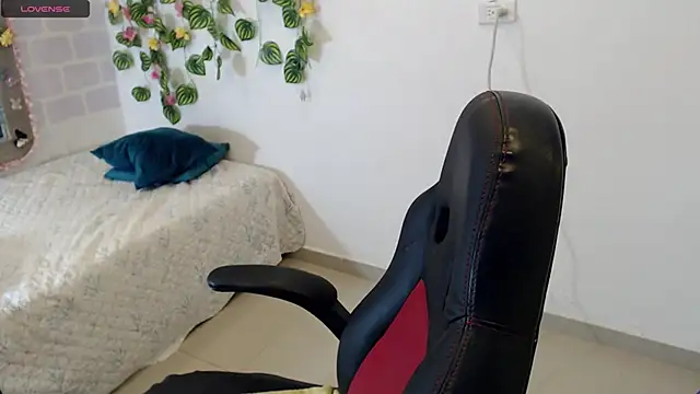 Snapshot of tania_sweet__ chatting on 03/14/25, 03:47 tania sweet online show from 03/14/25, 03:47