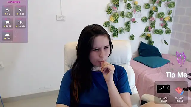 Snapshot of tania_sweet__ chatting on 11/12/25, 08:23 tania sweet online show from 11/12/25, 08:23