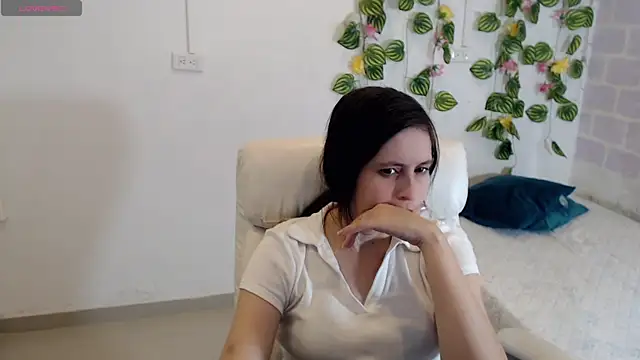 Snapshot of tania_sweet__ chatting on 09/30/25, 02:56 tania sweet online show from 09/30/25, 02:56
