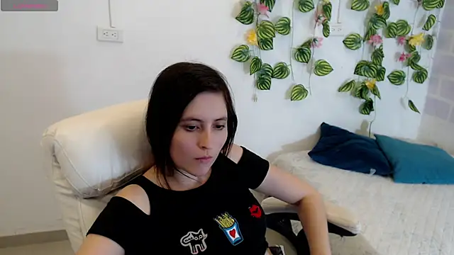 Snapshot of tania_sweet__ chatting on 10/02/25, 06:22 tania sweet online show from 10/02/25, 06:22