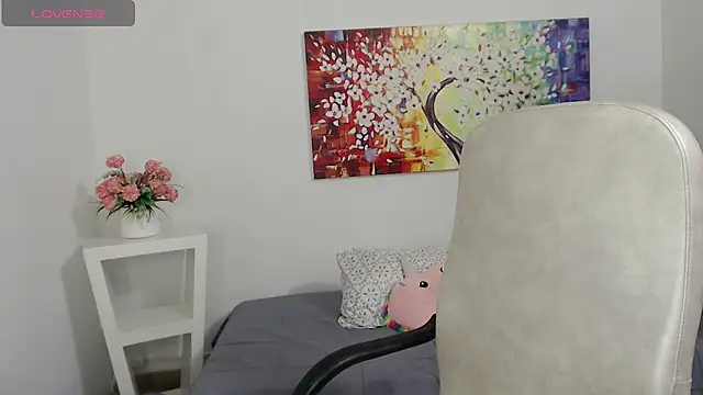tania sweet   online show from 04/23/26, 06:42