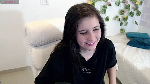 Snapshot of tania_sweet__ chatting on 11/22/25, 05:34 tania sweet online show from 11/22/25, 05:34