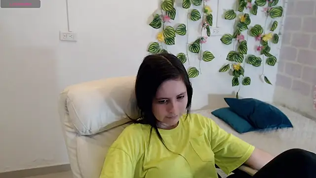 Snapshot of tania_sweet__ chatting on 10/06/25, 04:08 tania sweet online show from 10/06/25, 04:08