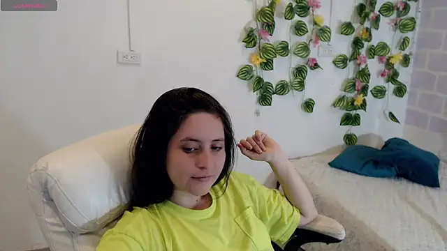 Snapshot of tania_sweet__ chatting on 10/30/25, 03:42 tania sweet online show from 10/30/25, 03:42