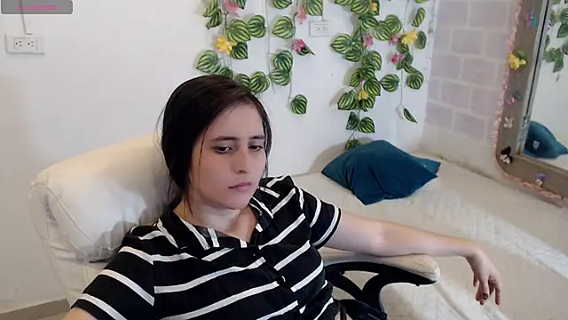 Snapshot of tania_sweet__ chatting on 11/30/25, 06:30 tania sweet online show from 11/30/25, 06:30