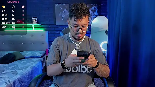 Snapshot of DaviidEvans_ chatting on 07/02/26, 12:11 DaviidEvans online show from 07/02/26, 12:11