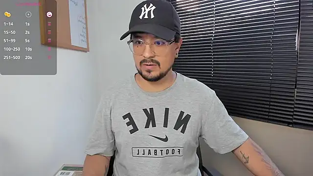 Snapshot of DaviidEvans_ chatting on 12/02/24, 10:07 DaviidEvans online show from 12/02/24, 10:07