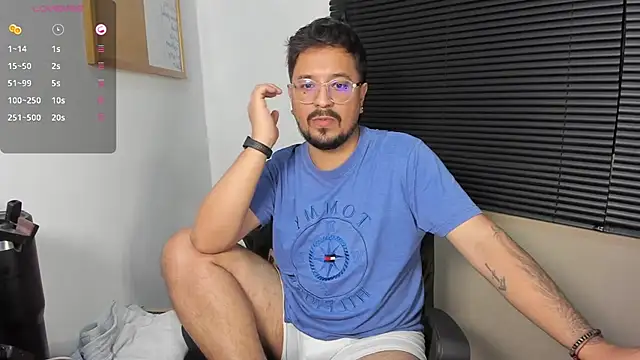 Snapshot of DaviidEvans_ chatting on 12/19/24, 05:51 DaviidEvans online show from 12/19/24, 05:51