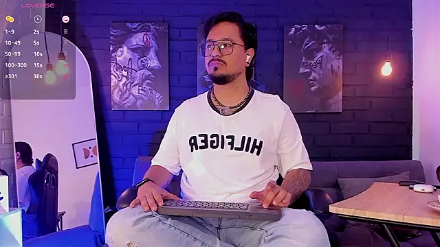 DaviidEvans  online show from 02/05/26, 01:51