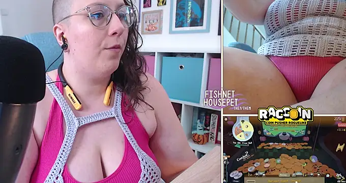 Snapshot of fishnethousepet chatting on 04/14/26, 02:00 fishnethousepet online show from 04/14/26, 02:00