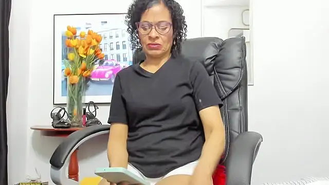 Snapshot of Aries_Mature chatting on 09/20/25, 06:24 Aries Mature online show from 09/20/25, 06:24