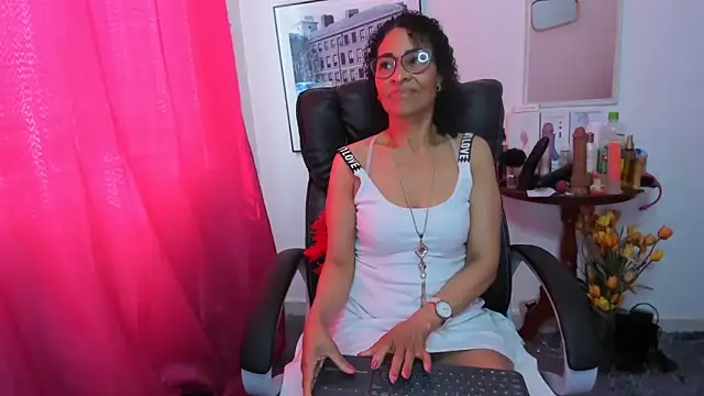 Snapshot of Aries_Mature chatting on 03/15/25, 02:45 Aries Mature online show from 03/15/25, 02:45