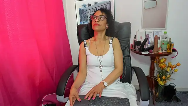 Snapshot of Aries_Mature chatting on 03/15/25, 05:48 Aries Mature online show from 03/15/25, 05:48
