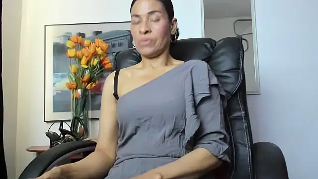 Aries Mature online show from 10/30/25, 12:47